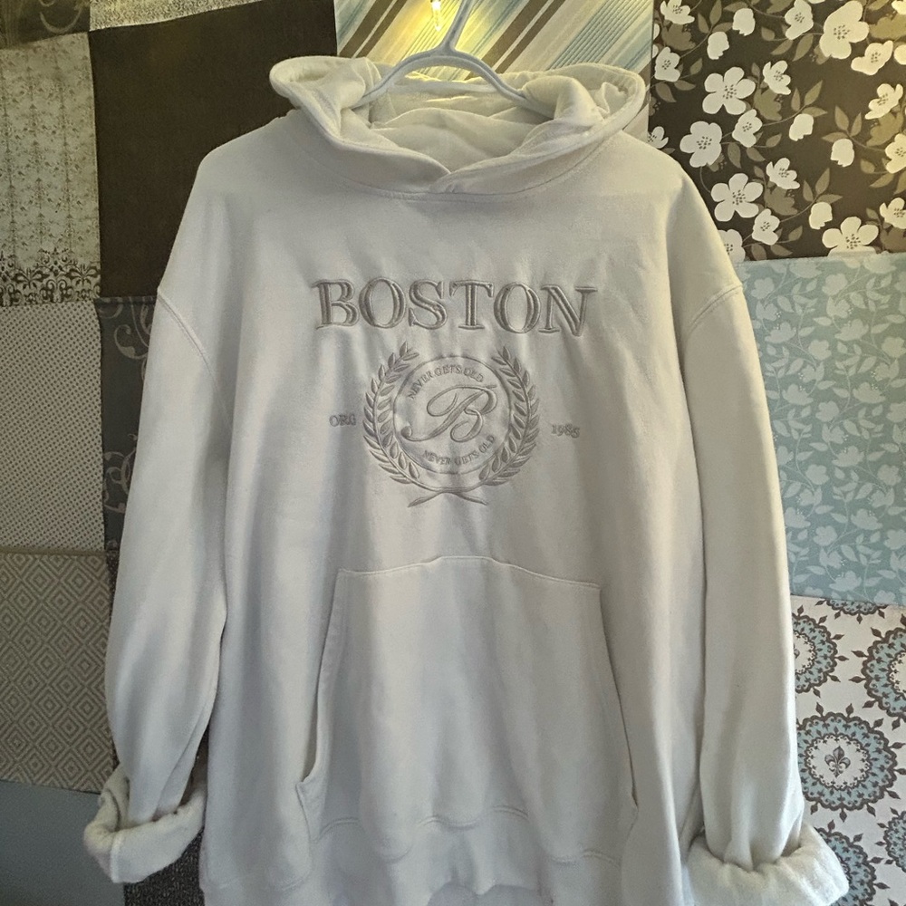 Boston Embroidered Hoodie in White